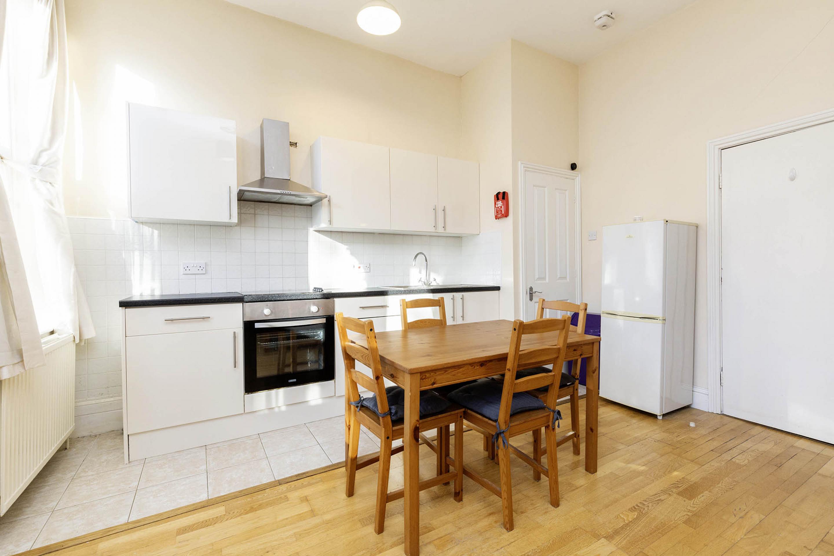 			Studio Apartment, 1 bath, 1 reception Studio			 Callcott Road, KILBURN NW6
